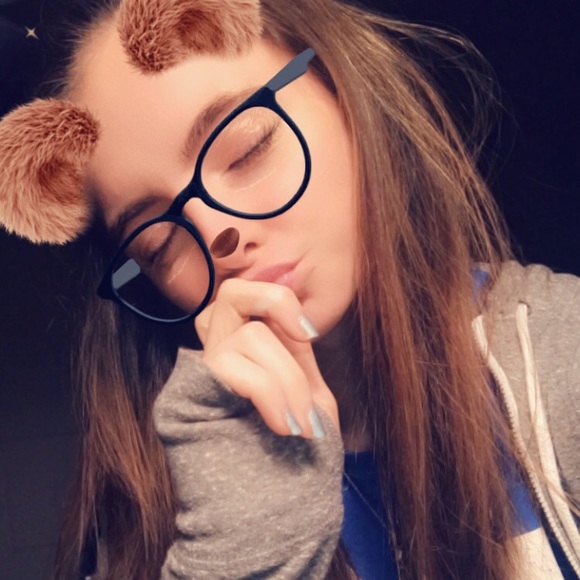 Profile Picture of Haley Mckee (@h_leeann_m) on Poshmark