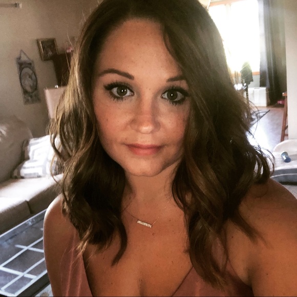 Profile Picture of Holly Chadwick (@hchadwick88) on Poshmark