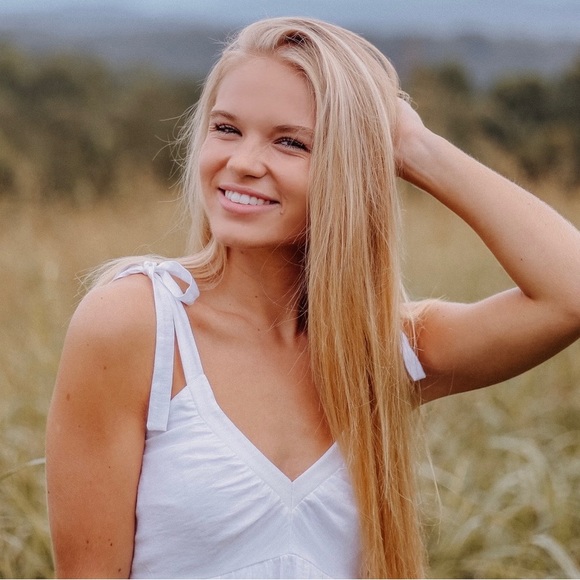 Profile Picture of Jaylee Canaday (@jayleecanaday) on Poshmark