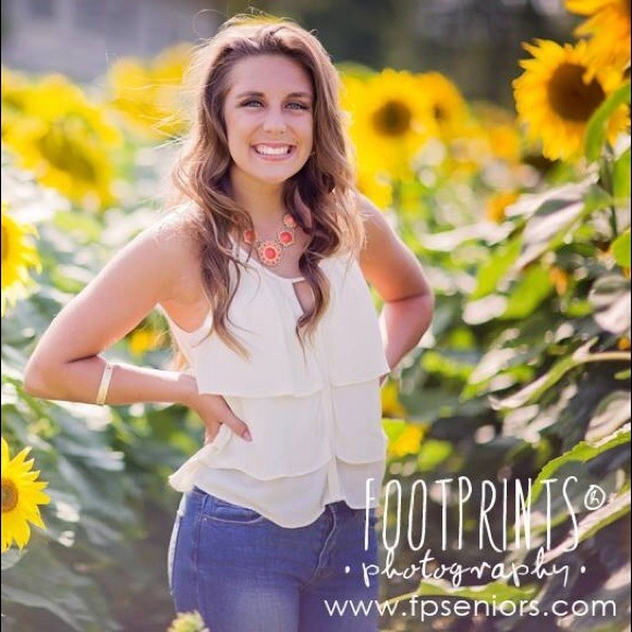 Profile Picture of Caitlin Gulbis (@caitgulbis1) on Poshmark