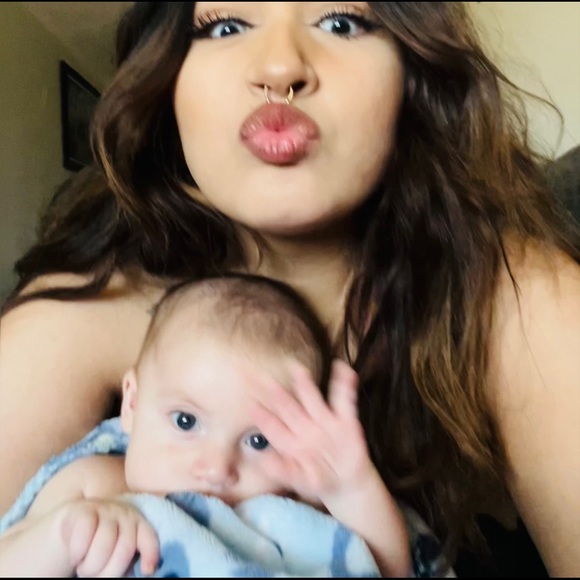 Profile Picture of Katelynn Weinmaster (@kat3lynn649) on Poshmark