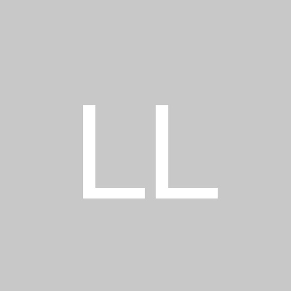Profile Picture of Luminfa Lumin (@luminfat978) on Poshmark