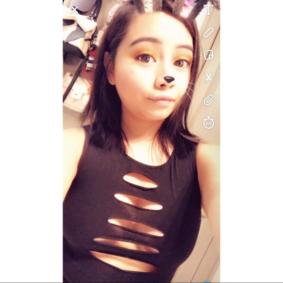 Profile Picture of Karla Loza (@karlaloza59) on Poshmark