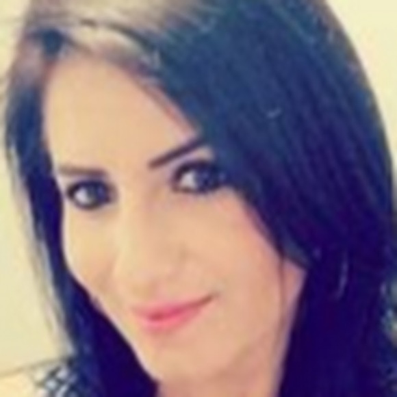 Profile Picture of Manuela Mitchell (@mmpp1518) on Poshmark