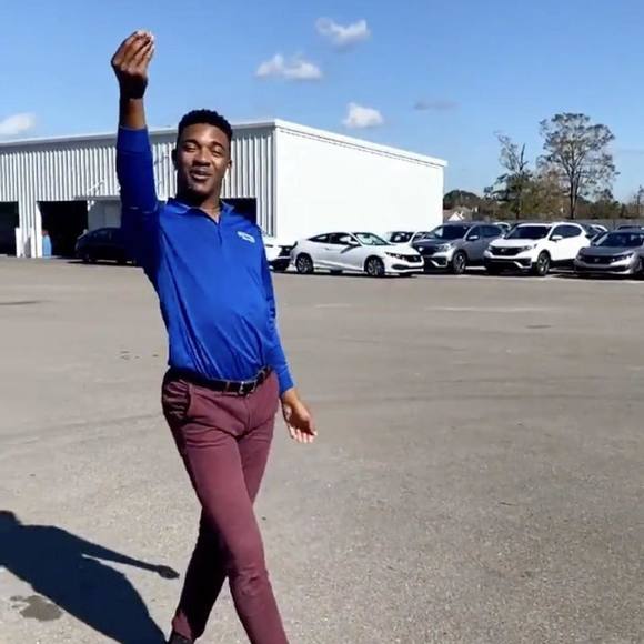 Profile Picture of Damonaii Perkins (@5honeybeezs22) on Poshmark