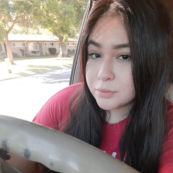 Profile Picture of Casey Escobar (@caseyescobar365) on Poshmark