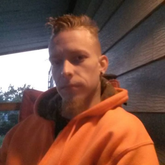 Profile Picture of Robert Lynds (@lynds574) on Poshmark