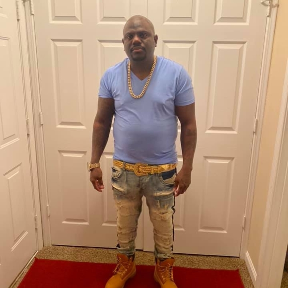 Profile Picture of Antwon Wright (@andropolist) on Poshmark