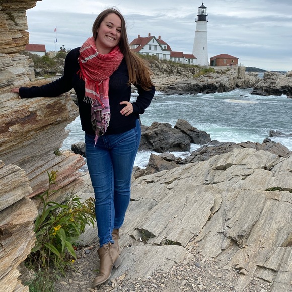 Profile Picture of Alexa Sinclair (@lexapatrice) on Poshmark