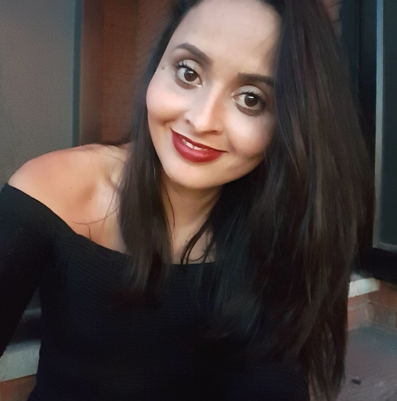 Profile Picture of Leili Guirra (@leila_guirra) on Poshmark