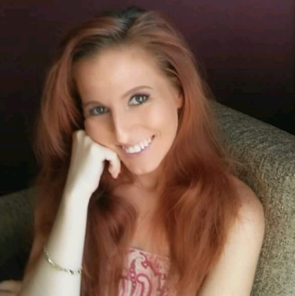 Profile Picture of Crystal Gandy (@psshpisces84) on Poshmark