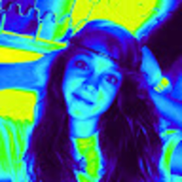 Profile Picture of Coral Whitaker (@coralgunther) on Poshmark