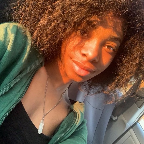 Profile Picture of Kareem Moore (@kareem_moore) on Poshmark