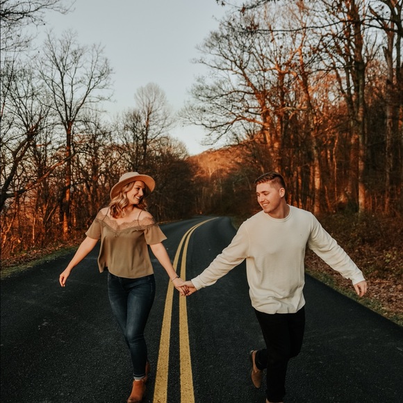 Profile Picture of Evan Baer (@evanbaer29) on Poshmark