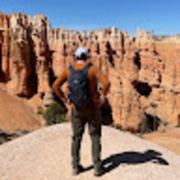 Profile Picture of Austin Moen (@moenaustin13) on Poshmark