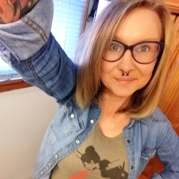 Profile Picture of Meghan Rasser (@manicmegs) on Poshmark