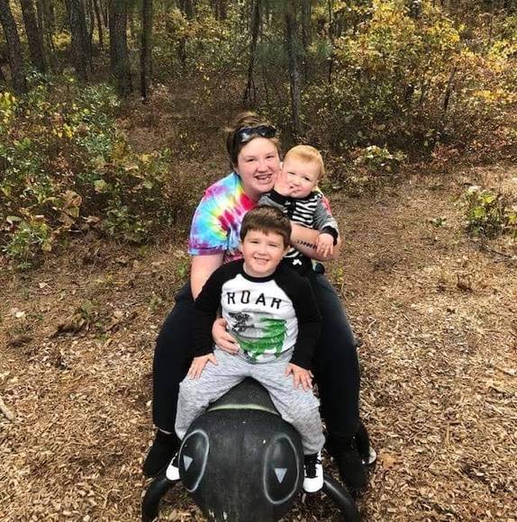 Profile Picture of Caroline Tompkins (@carolinetomp637) on Poshmark