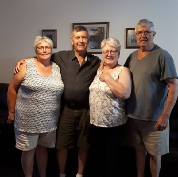 Profile Picture of Donna Watton (@rosa592000) on Poshmark