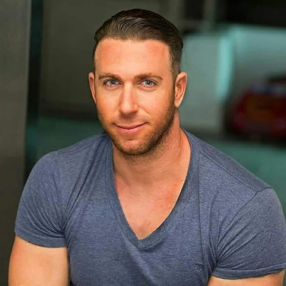 Profile Picture of Oded Toper (@odedtoper) on Poshmark