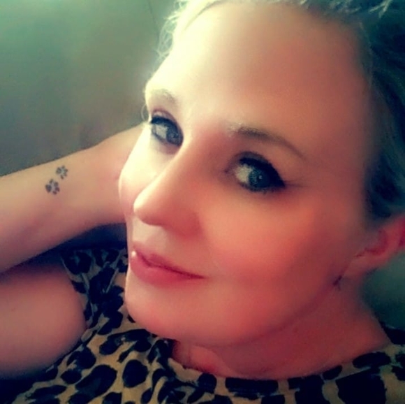 Profile Picture of Shana Martz (@smartz02) on Poshmark