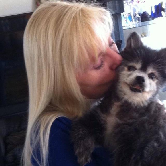 Profile Picture of Debbie Zidank (@debbiezidank) on Poshmark