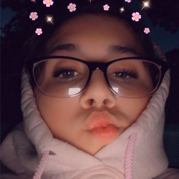 Profile Picture of Kyla Parenteau (@kparenteau06) on Poshmark