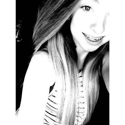 Profile Picture of Lizzy Hayes (@ayyeee_its_liz) on Twitter