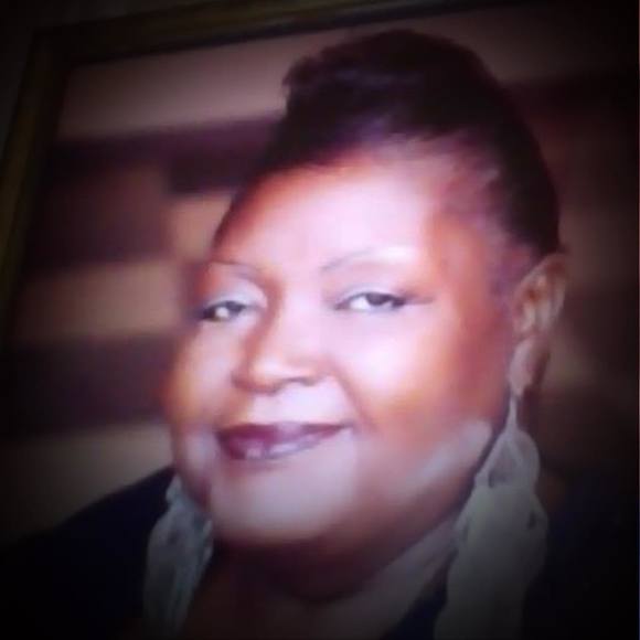 Hilda Webb - Poshmark Profile Picture of Hilda Webb (@hildaisiah) on Poshmark