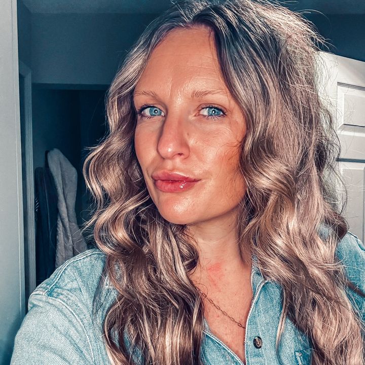 Profile Picture of Nicole Loehr (@nicoleloehr) on Tiktok