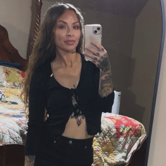 Profile Picture of Cierra Cierra (@sierracierra) on Poshmark