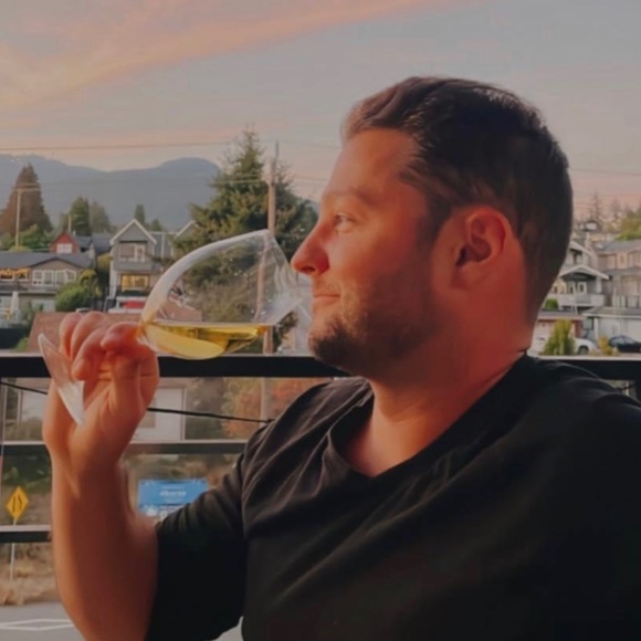 Profile Picture of Ian Lackie (@ilackie4) on Poshmark