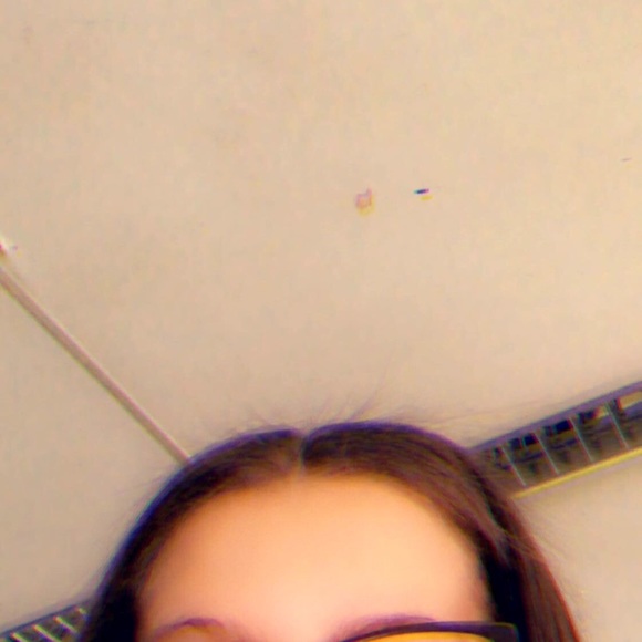 Profile Picture of Madison Ouellette (@mvddiv) on Poshmark