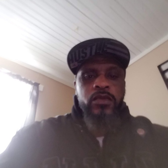 Profile Picture of Wilbert Floyd (@wilbertfloyd72) on Poshmark