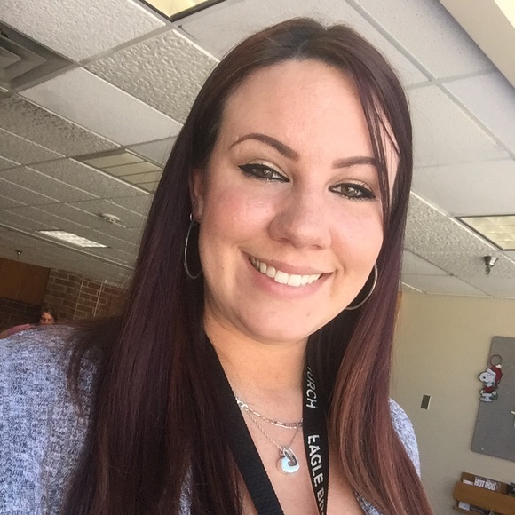 Profile Picture of Samantha Kiritschenko (@sammybee109) on Poshmark