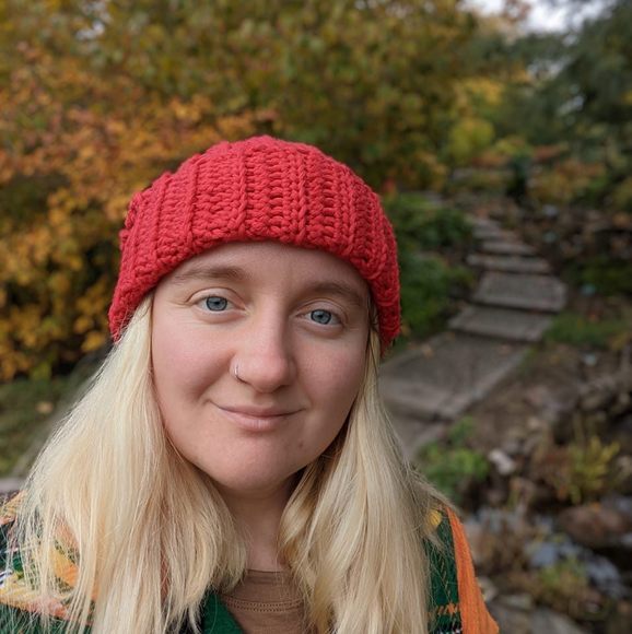 Rhiannon Batstone - Poshmark Profile Picture of Rhiannon Batstone (@rhibarb6) on Poshmark