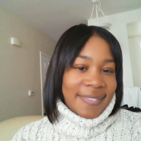 Profile Picture of Shaheita Mcfadden (@montclairisler) on Poshmark