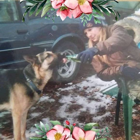 Profile Picture of Jess Scott (@jessscott952) on Poshmark