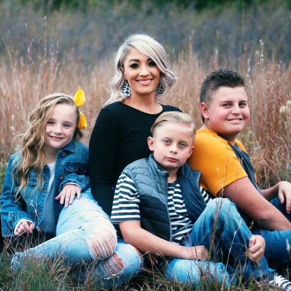 Profile Picture of Alisha Dreiling (@adreiling1985) on Poshmark