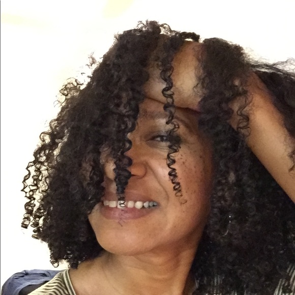 Helene Simmons - Poshmark Profile Picture of Helene Simmons (@savageislander) on Poshmark