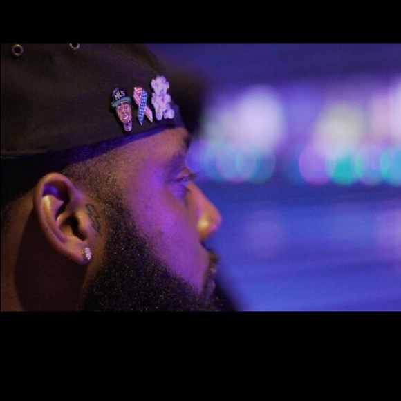 Profile Picture of Bryan Eddy (@1legit37) on Poshmark