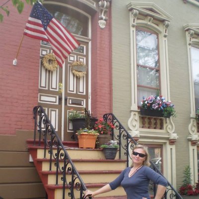 Profile Picture of Helen Hechehouche (@elena4pk) on Twitter