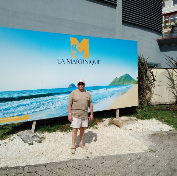 Profile Picture of George Hearn (@gshearn) on Poshmark