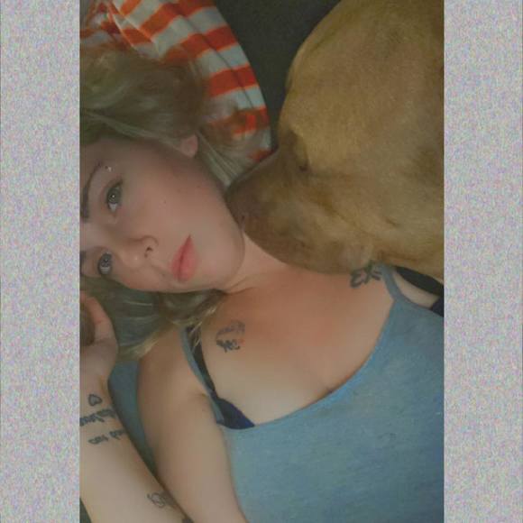 Profile Picture of Amandaa Laframboise (@amandaalaframbo) on Poshmark