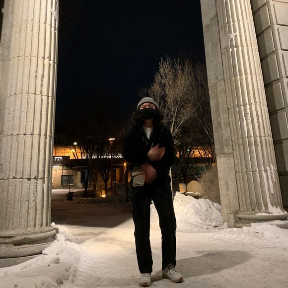 Profile Picture of Rae lee Torino (@raeleetorino) on Poshmark