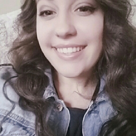 Profile Picture of Savannah Steese (@savannahsteese) on Poshmark