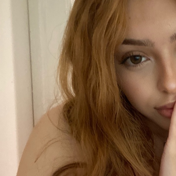 Profile Picture of Paloma Duron (@kimverly595) on Poshmark