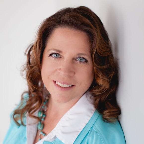 Kristina Huffsmith - Poshmark Profile Picture of Kristina Huffsmith (@huffsmithkm) on Poshmark