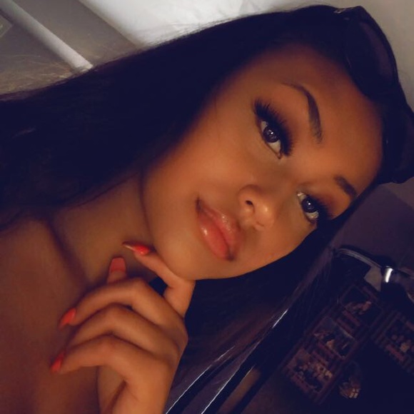 Profile Picture of Maya Lucas (@mayyalucas) on Poshmark