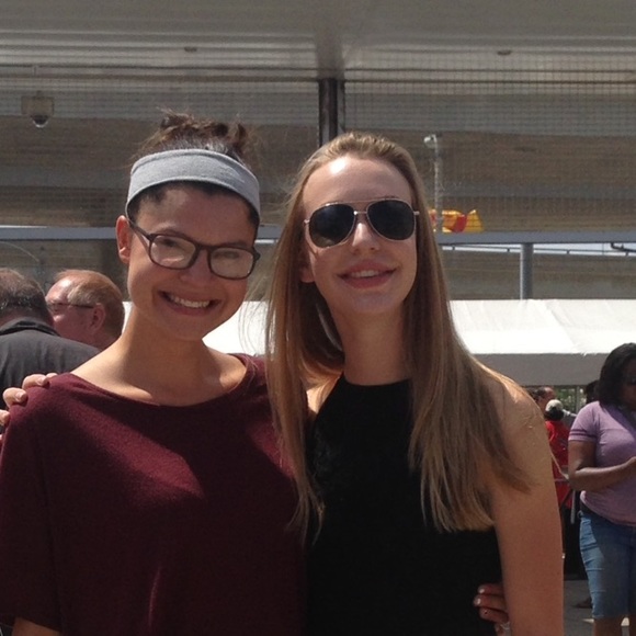 Profile Picture of Jessie Steckling (@jessiesteckling) on Poshmark