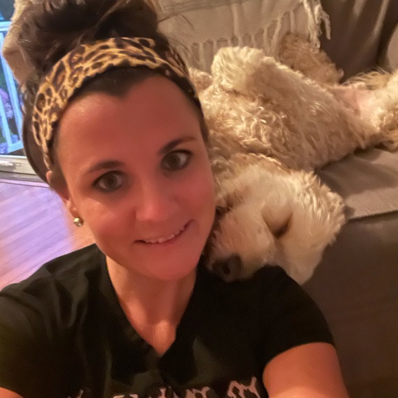 Profile Picture of Bethany Paluzzi (@bethany_paluzzi) on Poshmark